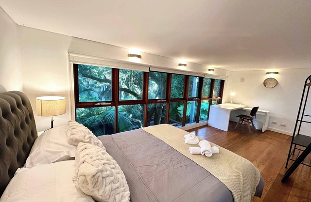 MetaWiseBnB Stylish Loft Studio with Garden in Seaforth