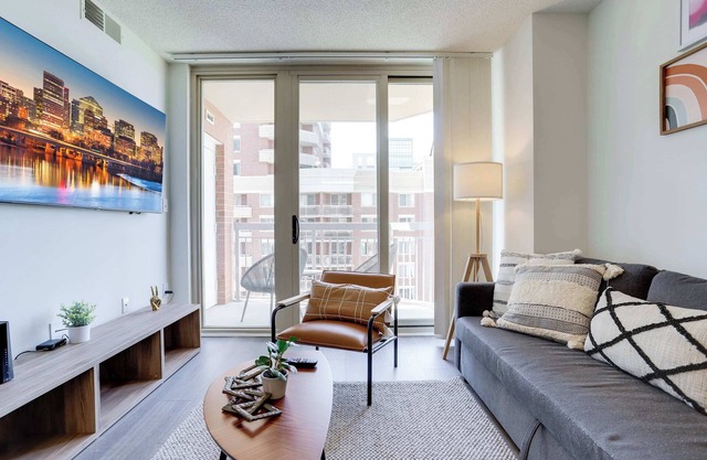 Metro Access, Modern Comfort Apt