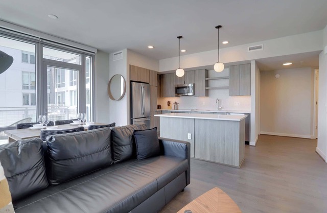 Metro-Connected Clarendon Stay