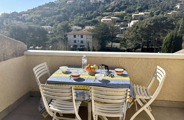 Mezzanine studio with AC, terrace, and parking near the beach in Saint-Raphaël