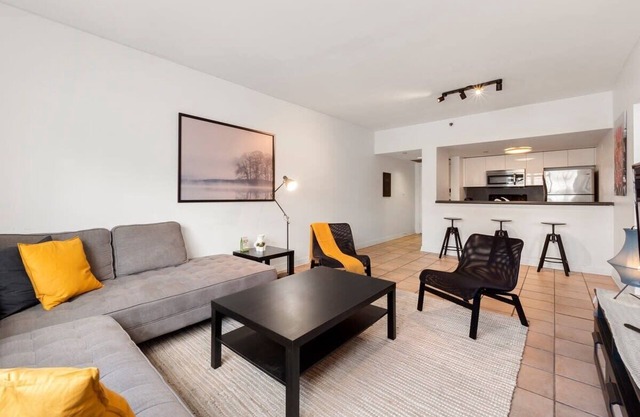 Miami Beach front line|1 BDR Apt|Ocean Drive