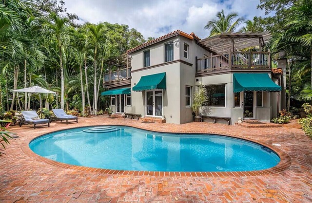 Miami Best Pool Villa,10 ppl, Close to the beach