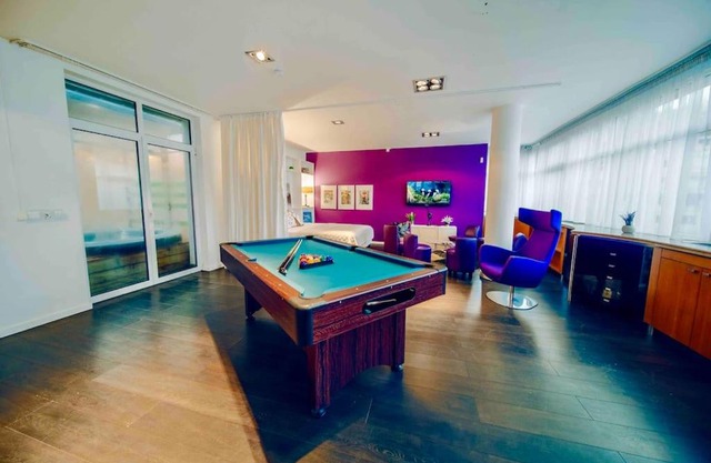 Miami Lovely romantic Garden apartment with whirlpool