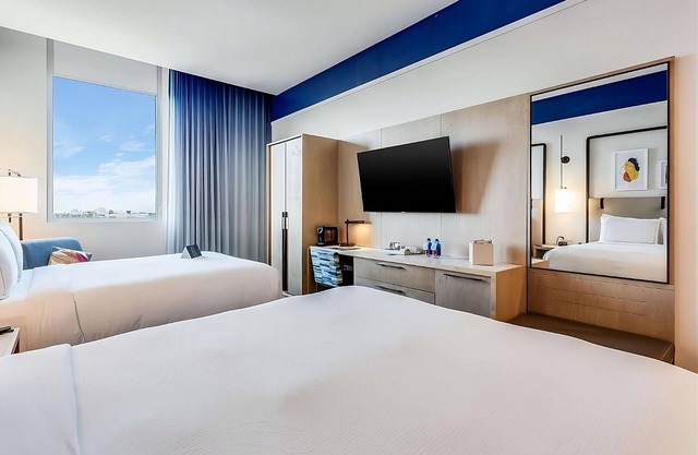 Miami VIbes Awaits You! Rooftop Swimming Pool, Pets Allowed!