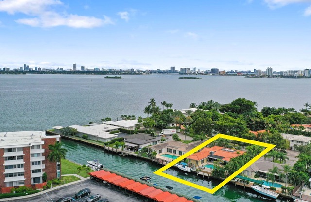 Miami Waterfront boater's paradise pool home