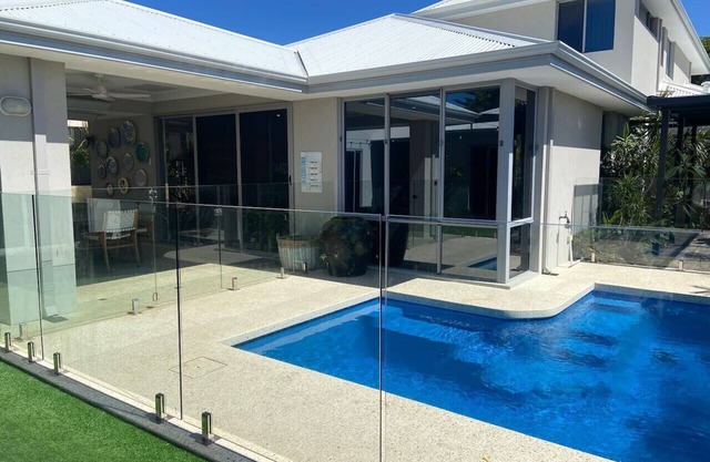 MiaMia : Ultra Modern Home with Pool & Courtyard