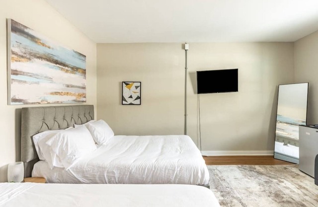 Micro Motel 2 Bed! Su