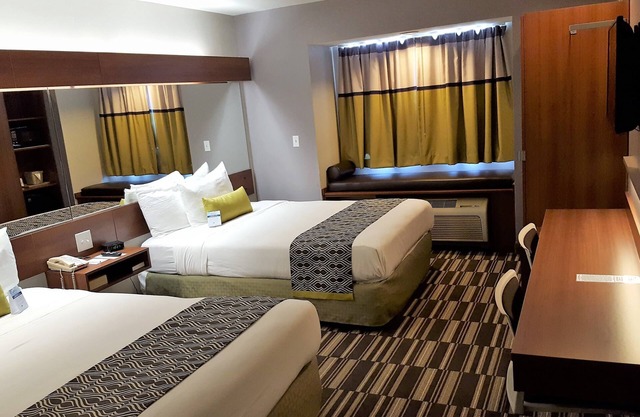 Microtel Inn & Suites by Wyndham Bellevue/Omaha