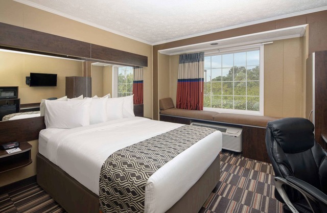 Microtel Inn & Suites by Wyndham Columbia/Fort Jackson N
