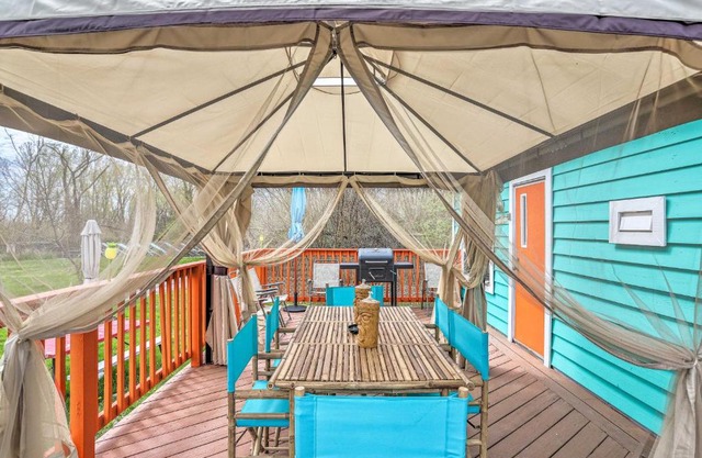 Middle Bass Resort Villa with Grill and Deck!