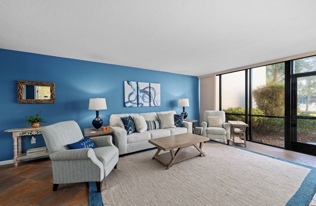 Midnight Cove II 611F: Ground-floor Bayside Condo with Access to Pool and Beach