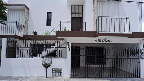 Milán