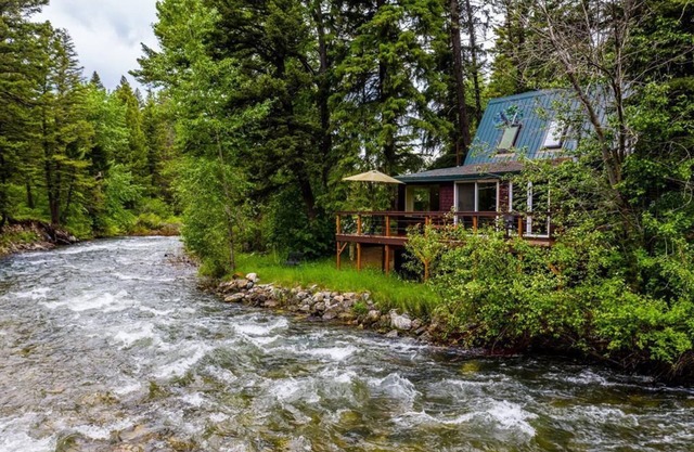 Mill Creek Cabin - Creek Frontage Cozy Mountain Cabin on Mill Creek!