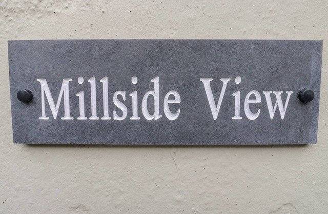 MILLSIDE VIEW, pet friendly, with a garden in Kildwick