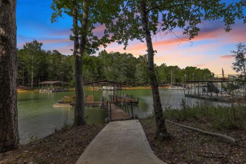 Milltown Cove Escape on Lake Hartwell