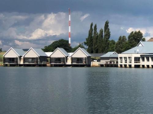 Millys Restaurant and Chalets