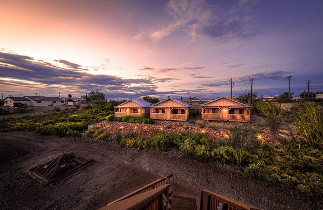 Miners Cabins - Rent all 6