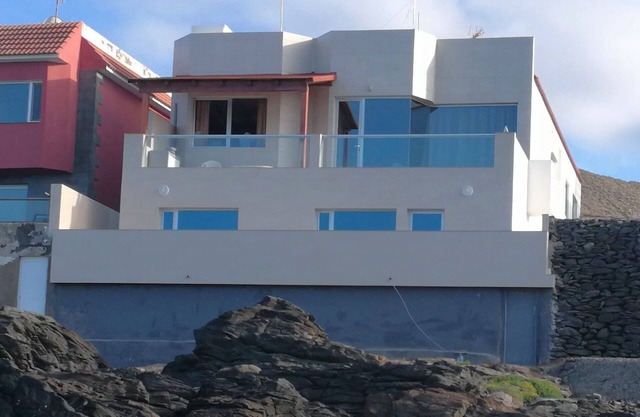 Minerva's house Nice house facing the sea