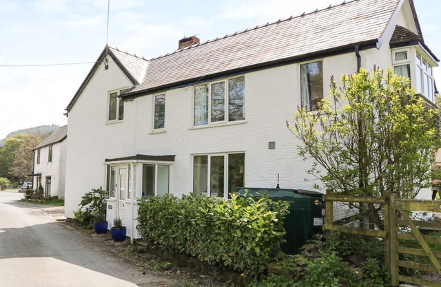 MINFFORDD, family friendly in Llanarmon Dyffryn Ceiriog