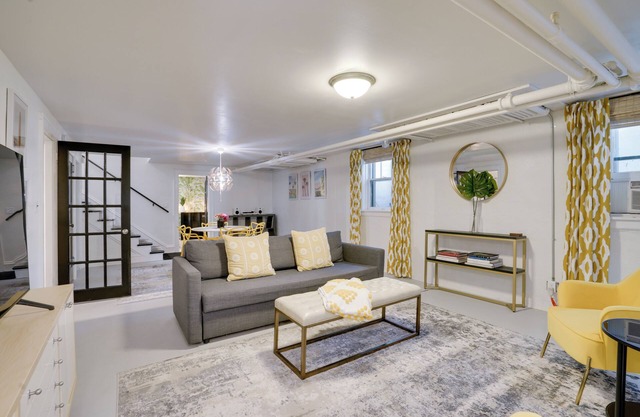 Minneapolis Home w/Deck & Grill, 5 Mi to Dtwn!