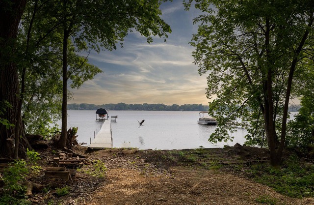 MINNeSTAY* Cottage on Medicine Lake