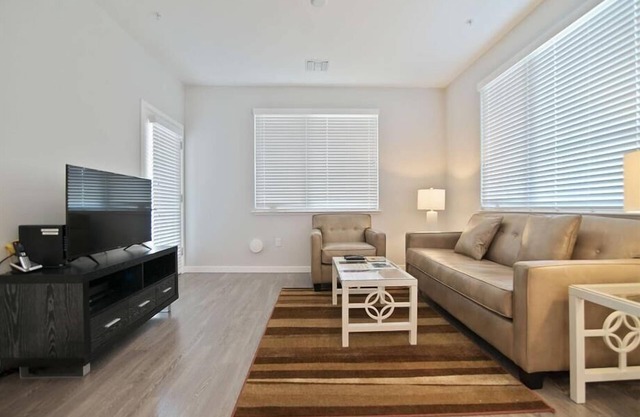 Mins to Airport | nr Redwood City 1BR nr Parks & Dining