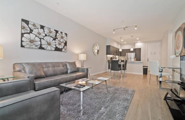 Mins to La Jolla Cove | Yoga w/Outdoor Studio | University City