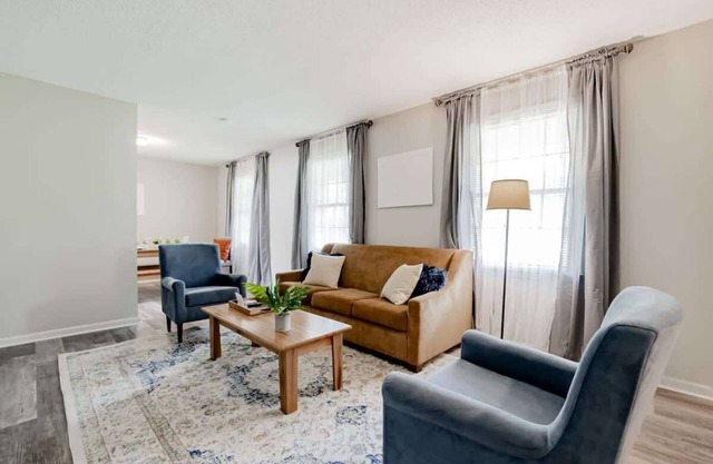 Mins to Lake Murray & Downtown! The Royal Retreat