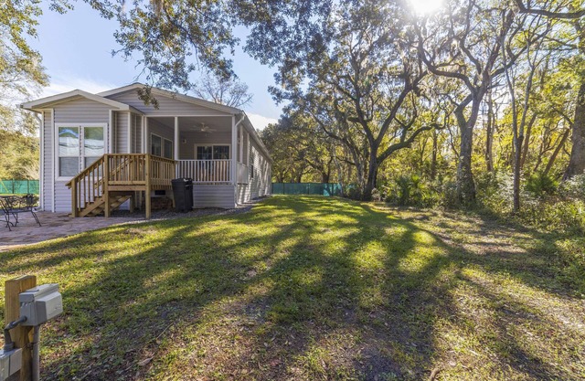 Minutes from Historic St Augustine and the Beach!