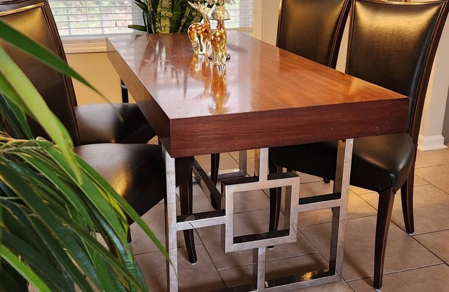 Minutes from I-85, Mass Trans, Airport, & ATL, WiFi work area, yard, washer/dry