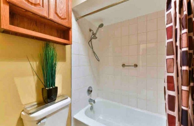 Minutes from O`Hare | Safe Neighborhood | Parking