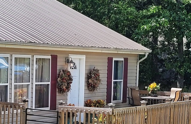 Minutes to Hwy. 65, close to Branson and Harrison