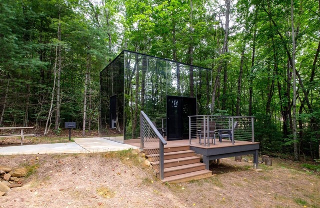 Mirror Cabins - Looking Glass