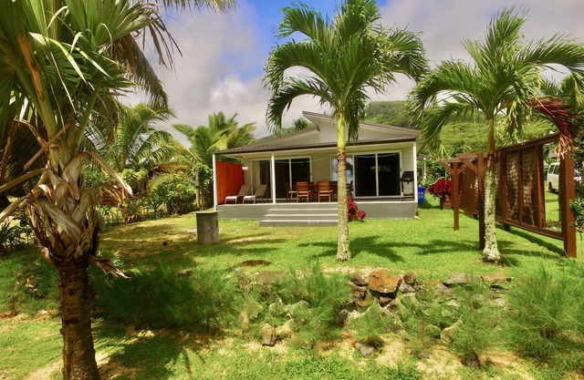 Moana Sunset Beach Villa