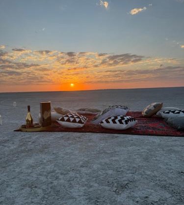 Mobile luxury camping