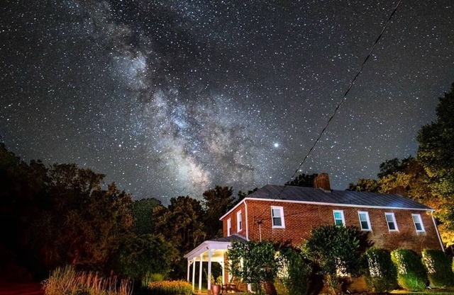Modern 1850s Luray Farmhouse, Near Shenandoah National Park, Lake Arrowhead