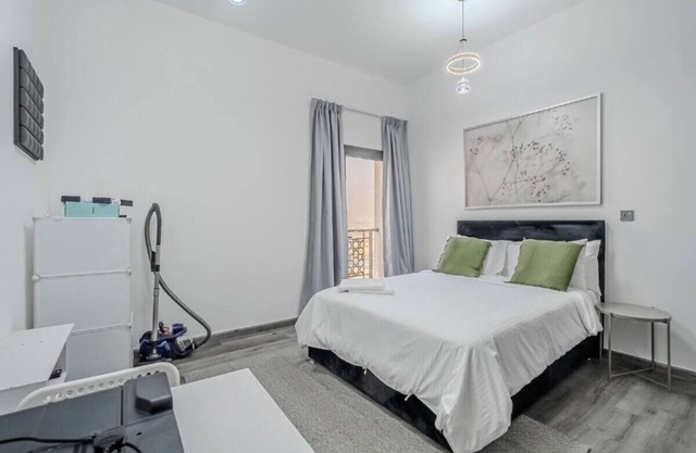 Modern 1BR Apt in Dubai Oasis