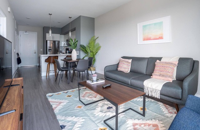 Modern 1BR in Irvine, Parking + Pet-Friendly