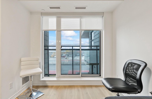 Modern 2-Bed, 2-Bath Apartment, Family-Friendly, Free Parking, Gym & Party Room!