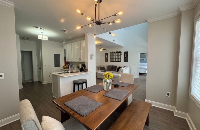 Modern 2-bedroom condo with storage in Raleigh - perfect for long term stays!