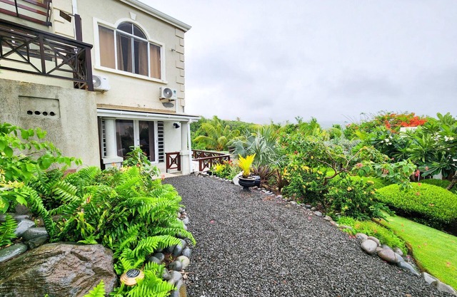 Modern 2BED 2BTH Hideaway in New Westerhall Point, Petit Calivigny