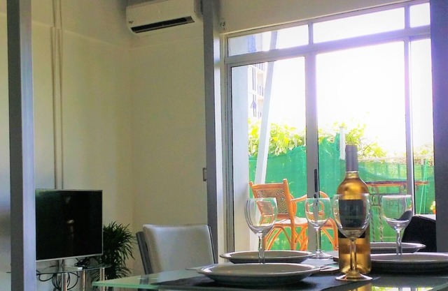 Modern 2br/1.5ba Apt w/AC & Great Location. #C