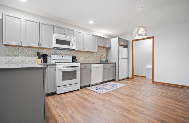 Modern 2BR Close to Indiana Dunes, Beaches & Downtown Chesterton!