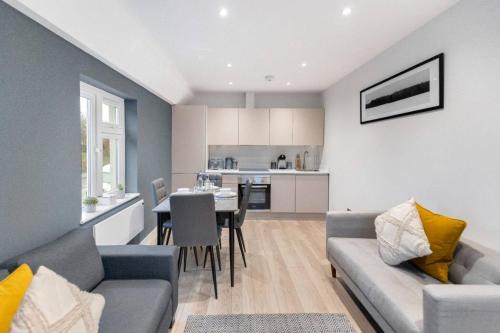 Modern 3-bed apt in Shenfield