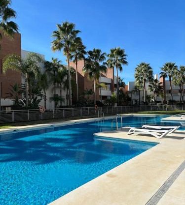 Modern 3 bed with pool