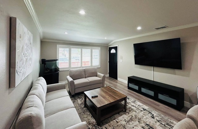 Modern 3BR/2BA Retreat – Perfect for Families, Travel Nurses, or Professionals