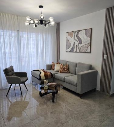 Modern 3BR Apmt Near Airport & Beach