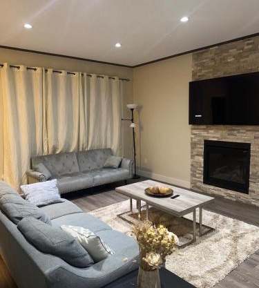 Modern 3BR Home by RUH & U of S