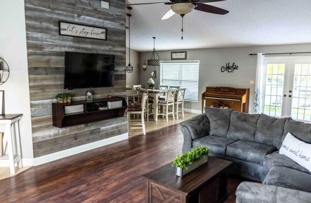 Modern 3BR Home, Saltwater Pool, Fenced Yard