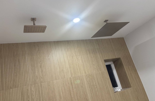 Modern 4-Bedroom Home Charming Ocala w/Self Checkin, WiFi, AC, & Spacious Yard